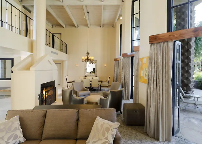 Doubletree By Hilton Paradise Valley 4*