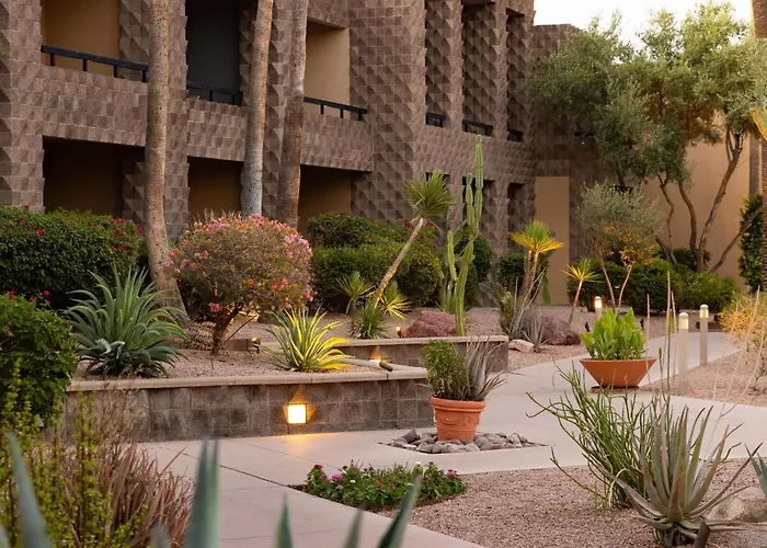 Doubletree By Hilton Paradise Valley 4*