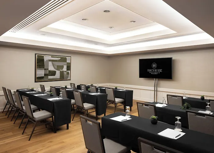 Doubletree By Hilton Paradise Valley Resort